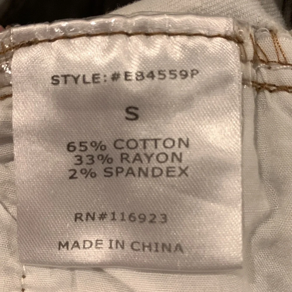 Easel Womens distressed animal print Jeans in size small. Raw hem. Cute!‌‌‌‍‍‍‍‍
